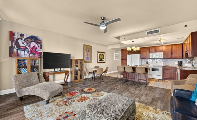 Laketown Wharf #0417 5