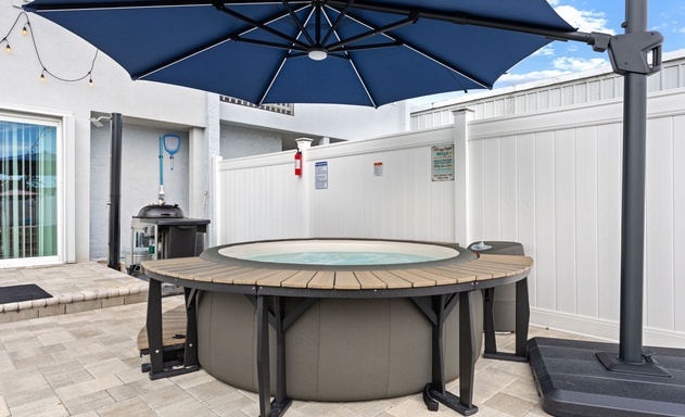 Mimi's Beach Bungalow 5