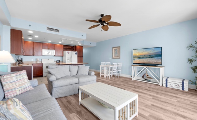 Laketown Wharf #0804 4