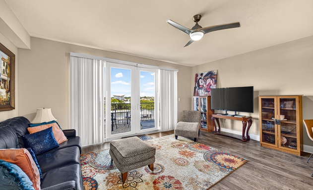 Laketown Wharf #0417 3