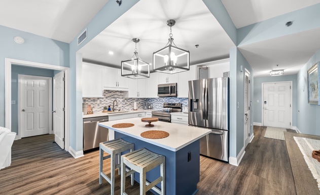 Laketown Wharf #1208 6