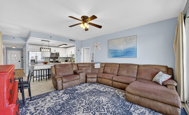 Laketown Wharf #0401 5