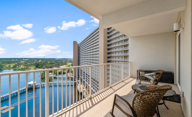 Laketown Wharf #1231 5