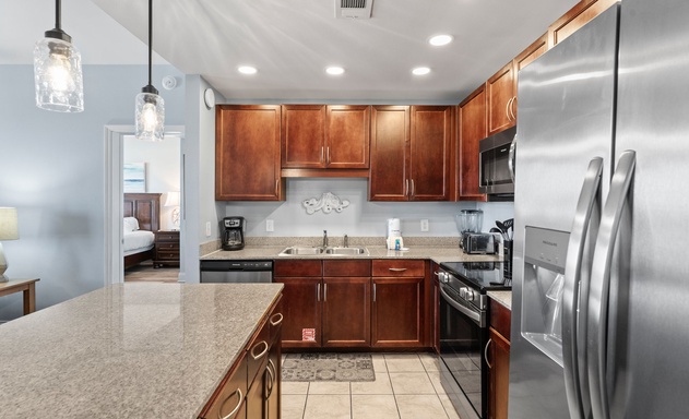 Laketown Wharf #0431 9