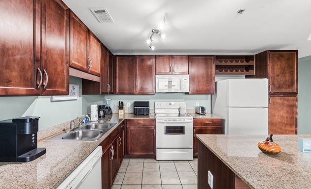 Laketown Wharf #1236 7