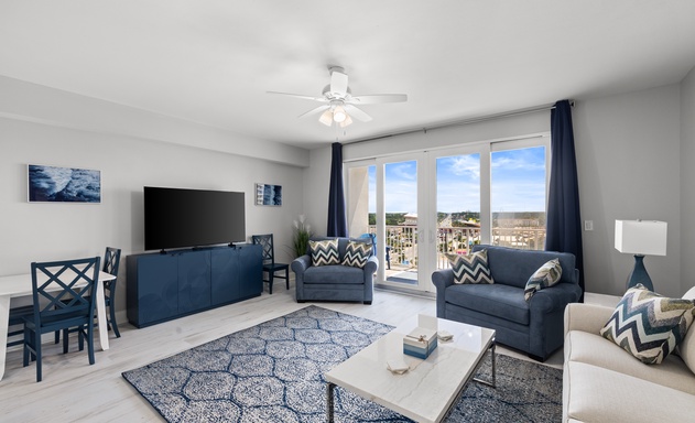 Laketown Wharf #0935 5
