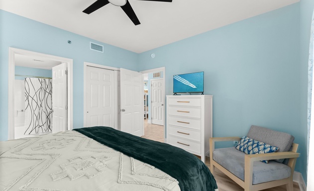 Laketown Wharf #0920 6