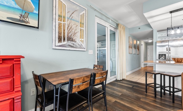 Laketown Wharf #0401 8