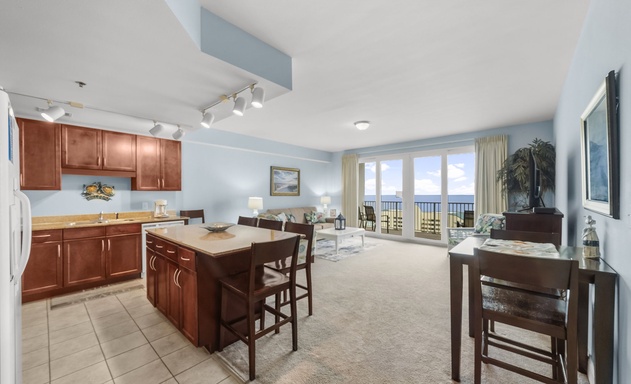 Laketown Wharf #1516 8