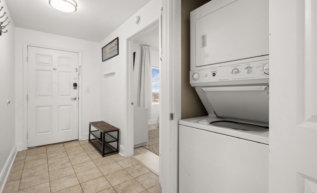 Laketown Wharf #1816 6