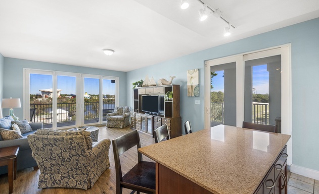 Laketown Wharf #0201 3