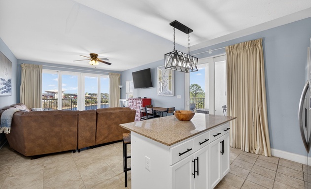 Laketown Wharf #0401 8