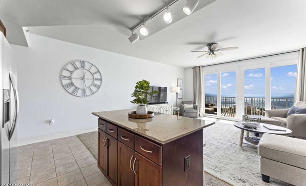 Laketown Wharf #0702 4