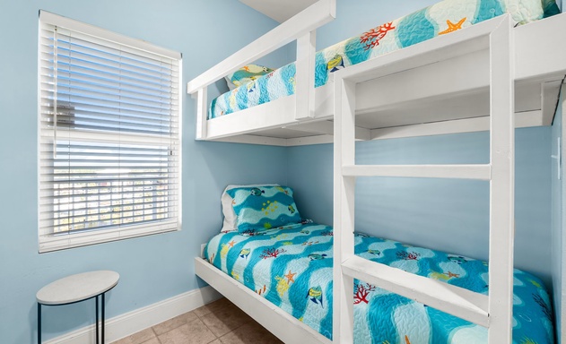 Laketown Wharf #1107 5