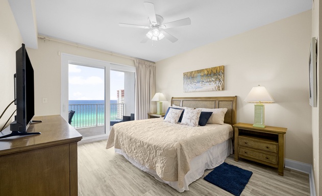 Laketown Wharf #1826 9