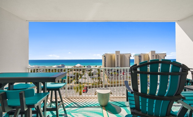 Laketown Wharf #0703 7