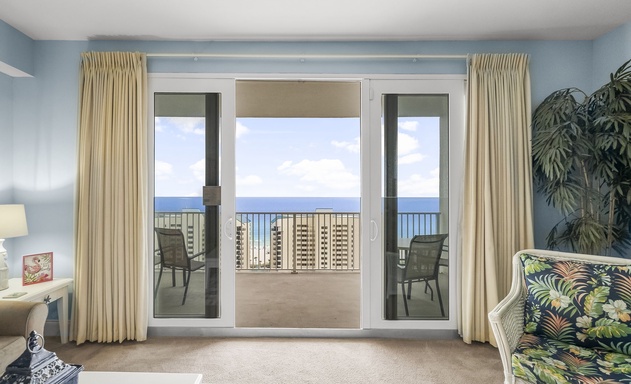 Laketown Wharf #1516 4