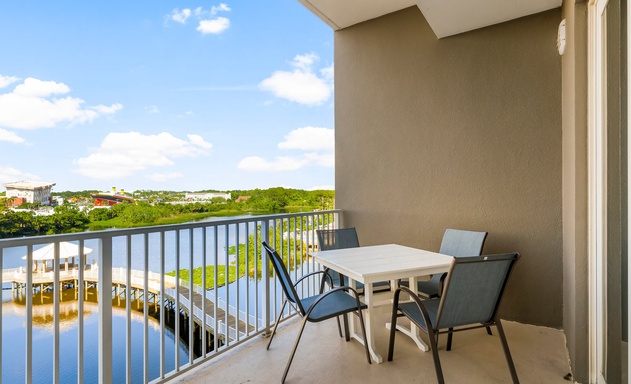 Laketown Wharf #0414 4