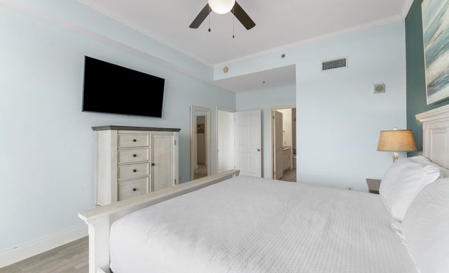 Laketown Wharf #2030 2