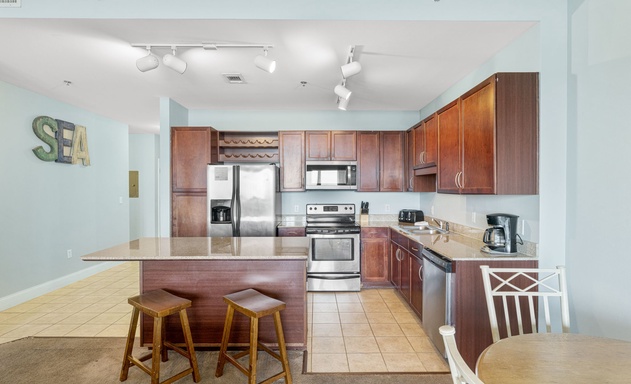 Laketown Wharf #2133 7