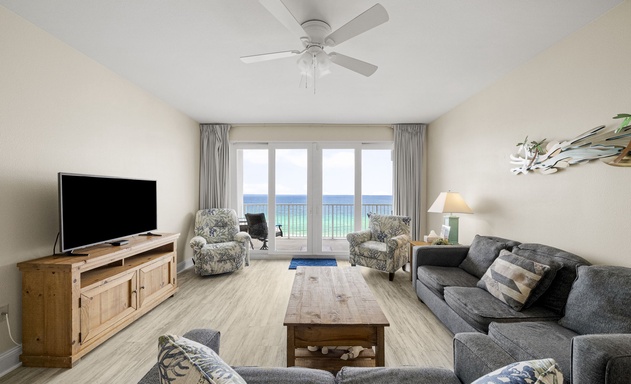 Laketown Wharf #1826