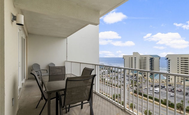 Laketown Wharf #1022 4