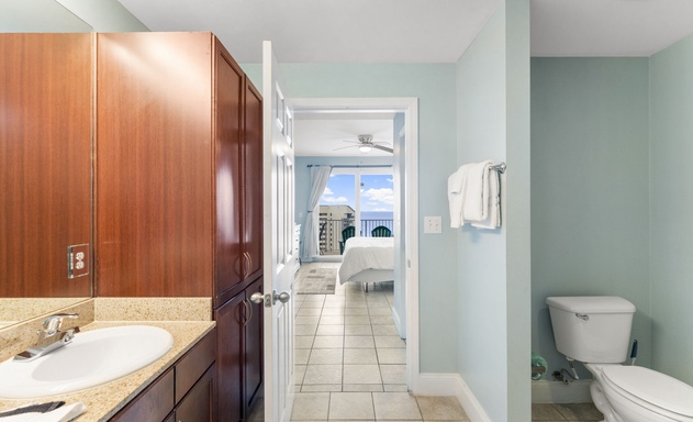 Laketown Wharf #1022 10