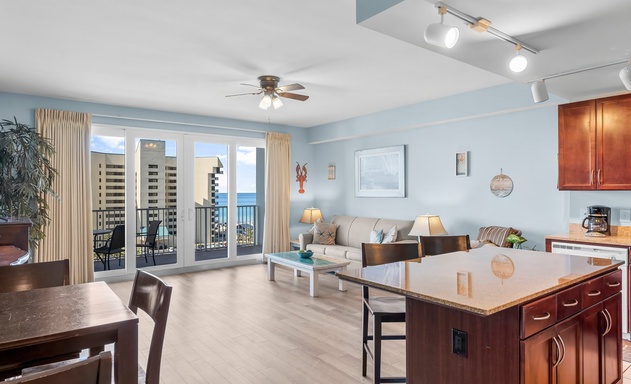 Laketown Wharf #0613 5