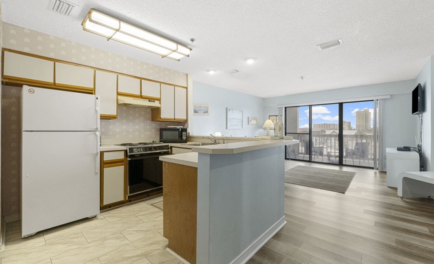 The Inn at St Thomas Square #1305A 8