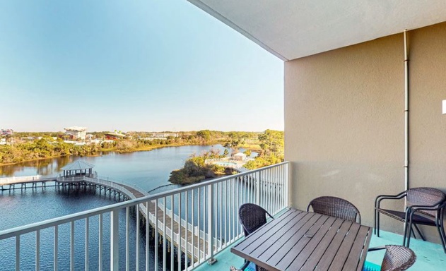 Laketown Wharf #0413 6