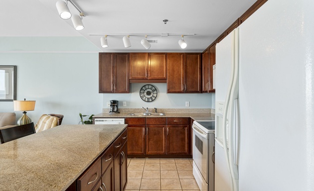 Laketown Wharf #1115 10