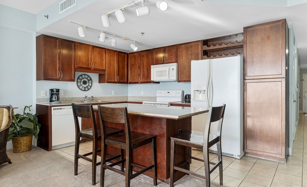 Laketown Wharf #1115 8