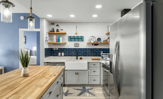 Laketown Wharf #0606 9