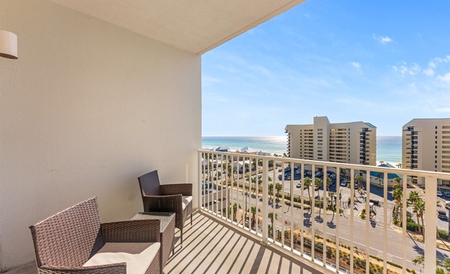 Laketown Wharf #0815 4