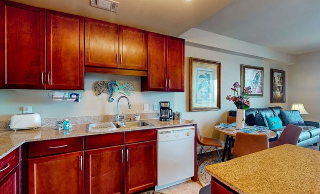 Laketown Wharf #0417 3