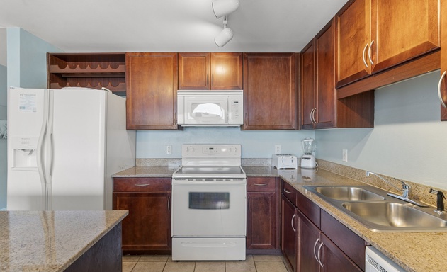 Laketown Wharf #0811 9