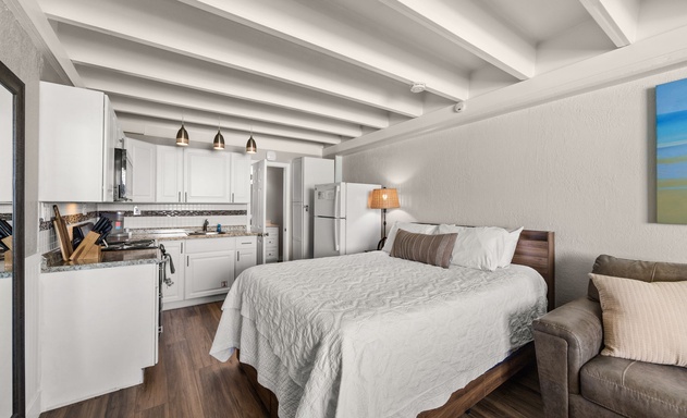 Fontainebleau Terrace #421 3