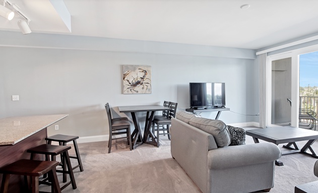 Laketown Wharf #0127 4