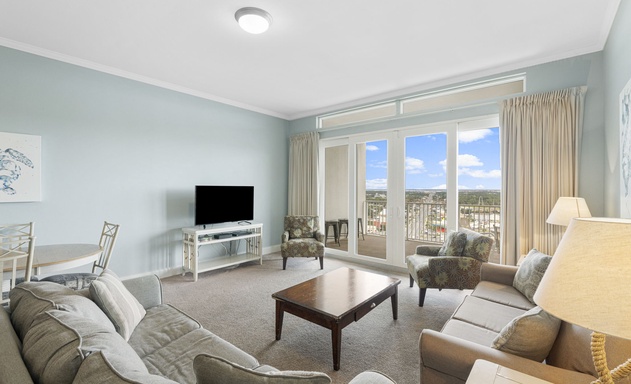 Laketown Wharf #2133