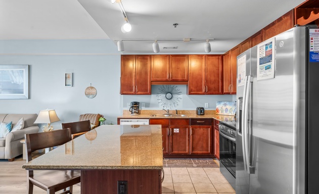 Laketown Wharf #0613 9