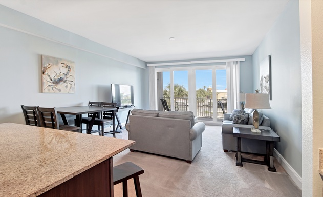 Laketown Wharf #0127 3