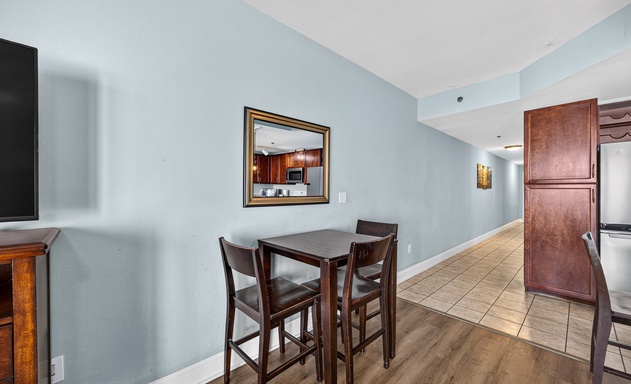 Laketown Wharf #1416 7