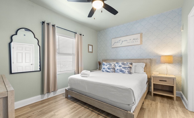 Laketown Wharf #0703 9