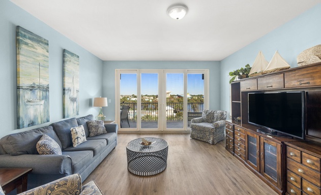 Laketown Wharf #0201