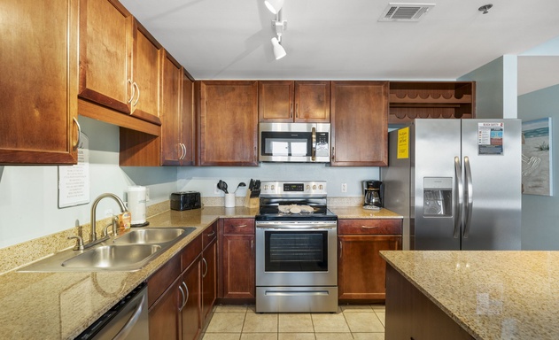 Laketown Wharf #1022 8