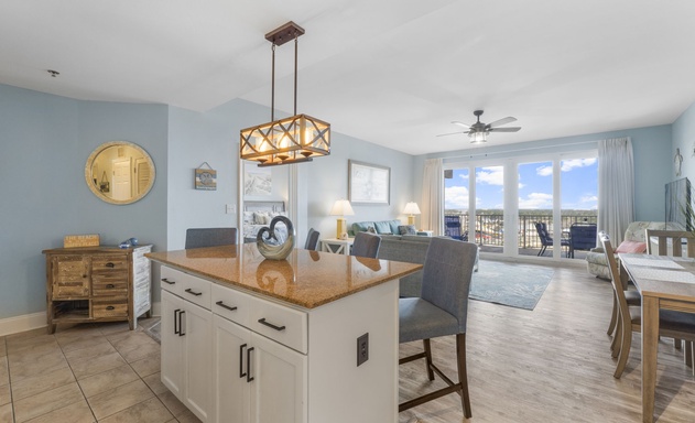 Laketown Wharf #1434 2