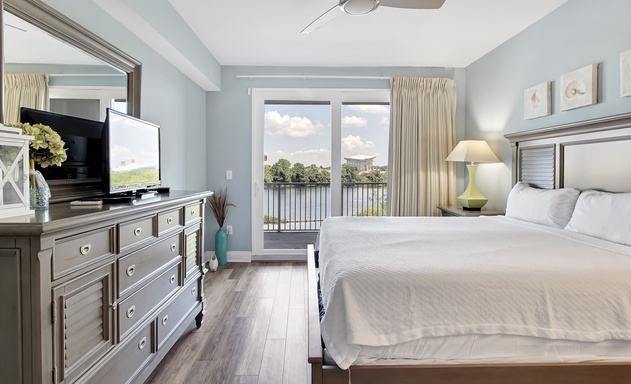 Laketown Wharf #0109 7