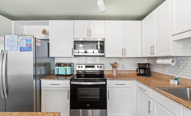 Laketown Wharf #0703 8