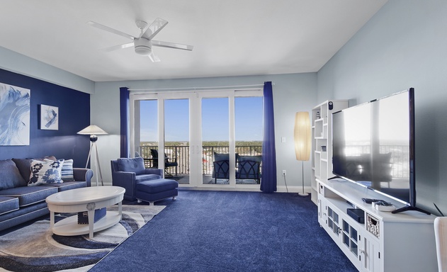 Laketown Wharf #1537