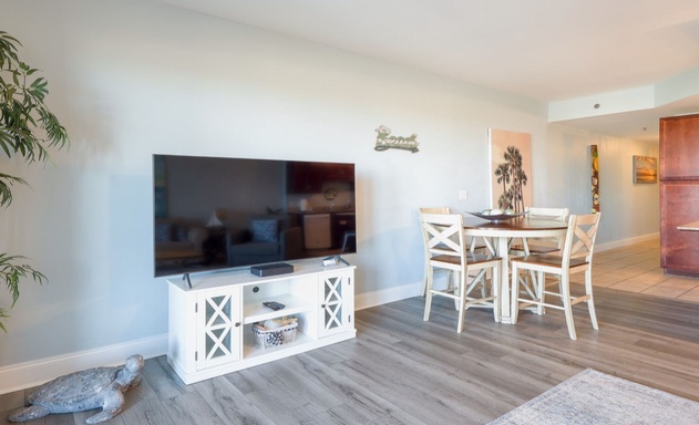 Laketown Wharf #1037 7